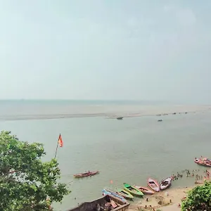 Shanti 2* Varanasi