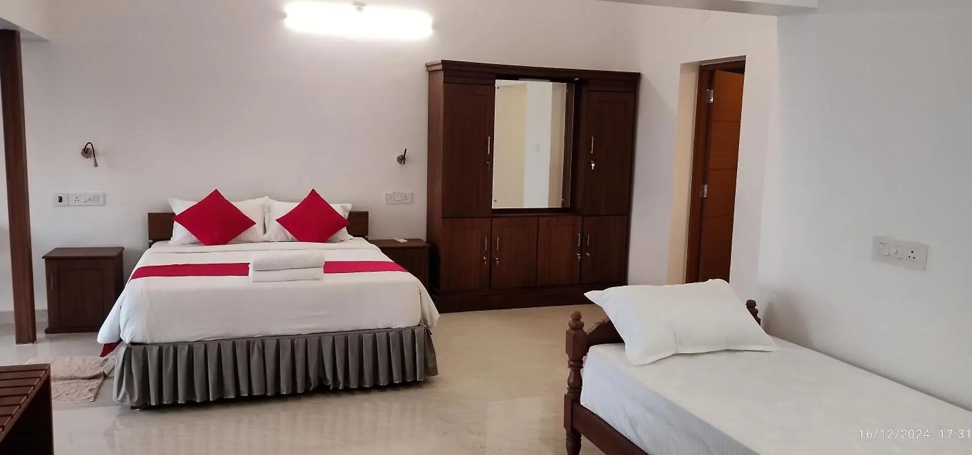 Alleppey Holiday Beach Resort Alappuzha